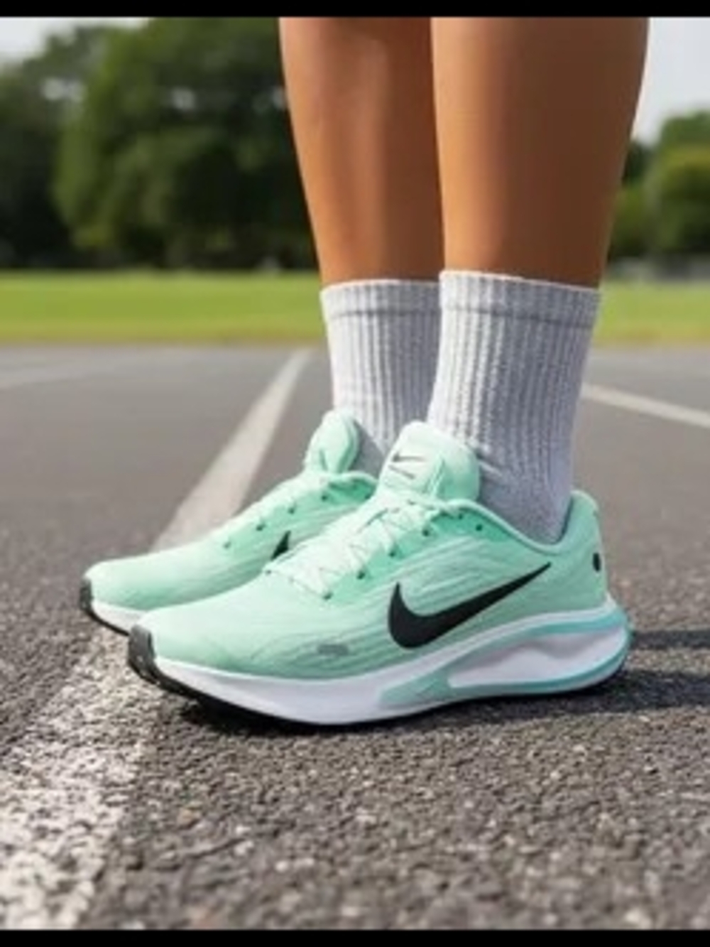 Nike Journey Run women's road running shoes in the mint foam colorway Size 9